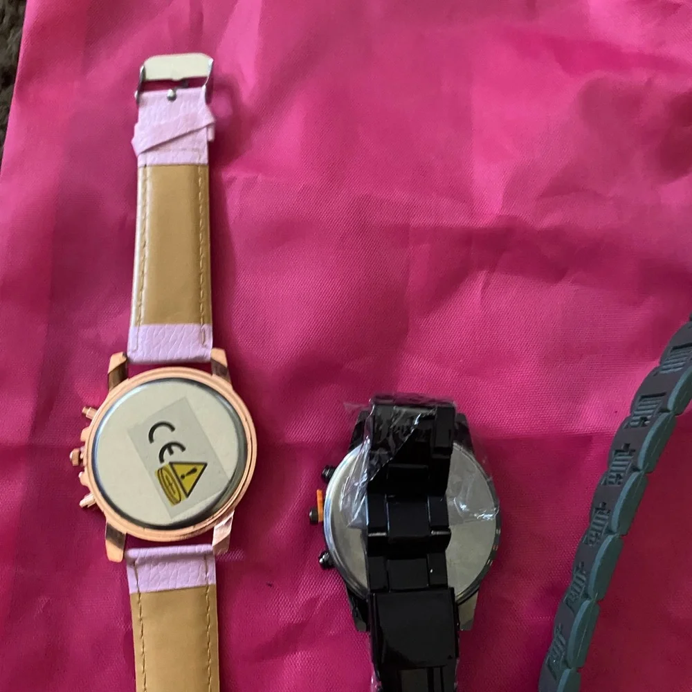 Set of Four Stylish Watches - Picture 5 of 13